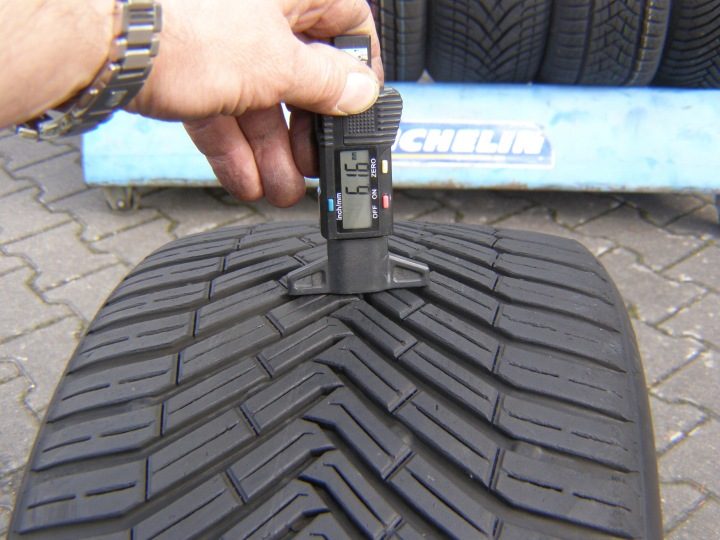 Шина всесезонная Continental AllSeasonContact 245/35R19 93 Y сцепление на снегу (3PMSF), защита диска, усилитель (XL), фото 8