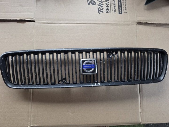 РЕШЕТКА РАДИАТОРА VOLVO V50, фото 1