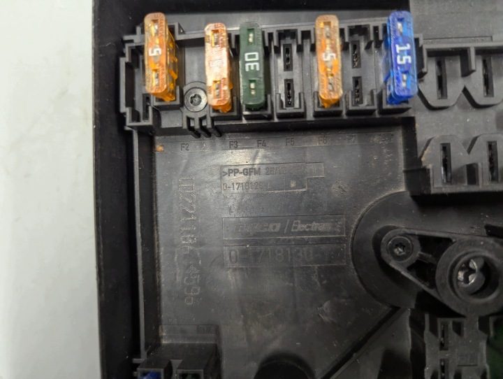 Блок предохранителей VW Jetta 017181281 017181301, фото 3