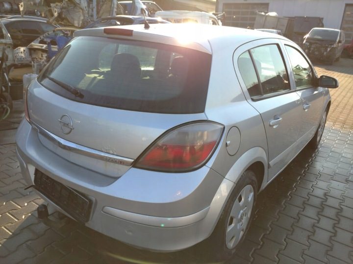 OPEL ASTRA H 3 III ХЭТЧБЕК 5D ПОЛКА БАГАЖНИКА ЗАДНЯЯ, фото 1
