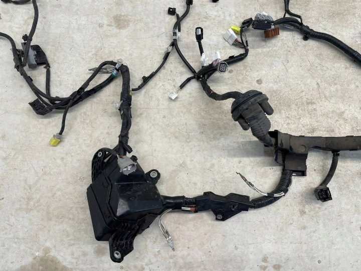 RAV4 V гибрид 4X4 проводка моторного отсека Full LED камеры 360 PDC с подогревом, фото 3