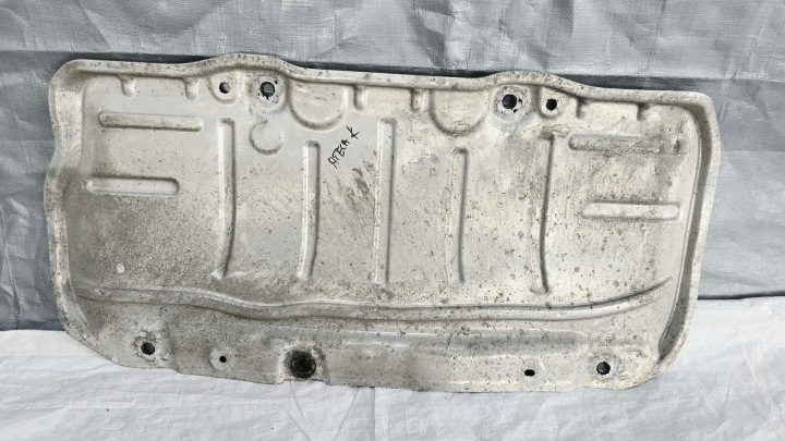 ТЕПЛОЗАЩИТНЫЙ ЭКРАН SEAT SKODA VW AUDI 1.5 TSI 5Q0825701E, фото 1