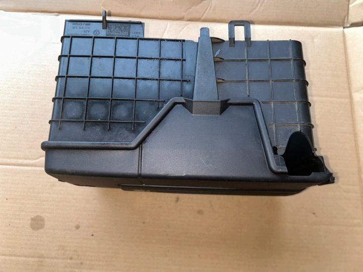 VW Skoda Audi A3 8P Q3 в сборе кожух аккумулятора, фото 4