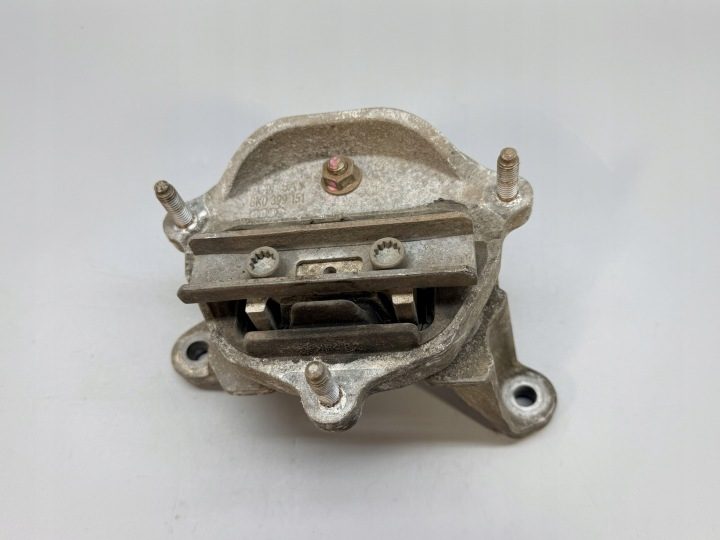 AUDI A4 B8 A5 8T ОПОРА КРОНШТЕЙН КОРОБКИ ПЕРЕДАЧ 8K0399115R 8K0399151, фото 1
