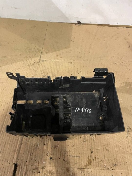 Основание кожух аккумулятора Opel Astra J IV 13354420, фото 1