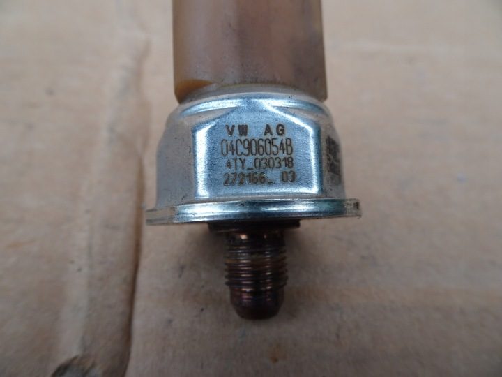 VW AUDI SKODA SEAT ДАТЧИК ДАВЛЕНИЯ ТОПЛИВА 04C906054B, фото 2