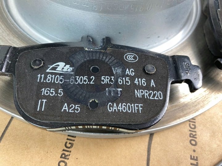 GD VW GOLF VIII ДИСКИ ТОРМОЗНЫЕ КОЛОДКИ ЗАДНИЕ 5Q0615601D ОРИГ. 5 л.с., фото 3