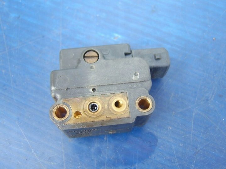 РЕГУЛЯТОР ДАВЛЕНИЯ ФОРСУНКИ ТОПЛИВА AUDI 80 90 100 2437020009 ВОЗМОЖНЫЙ WYMIAN, фото 3