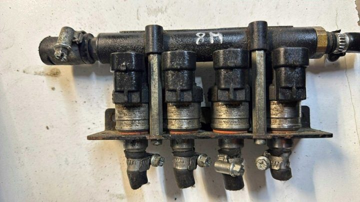 ТОПЛИВНАЯ РАМПА ГАЗА ГБО 67R-016409 110R-006410 BARRACUDA ФОРСУНКИ, фото 1
