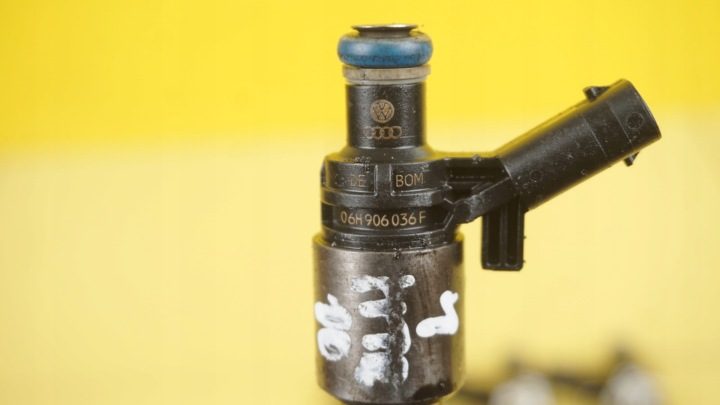 AUDI A4 B8 1.8 TFSI 08 г. 120 л.с. CAB форсунка 06H906036F 0261500057, фото 4