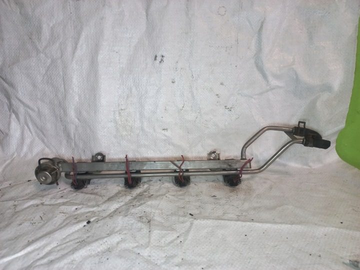 ТОПЛИВНАЯ РАМПА ФОРСУНКИ AUDI A3 8L 1.8 06A133317B, фото 3