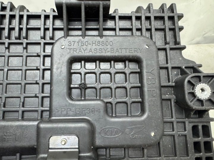 KIA Stonic площадка аккумулятора., фото 2