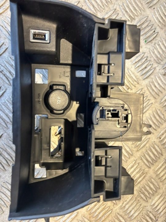 ПАНЕЛЬ ПОРТ USB ВХОД ПРИКУРИВАТЕЛЯ 9826717080 PEUGEOT 308 T9 2 II 16-22R, фото 4
