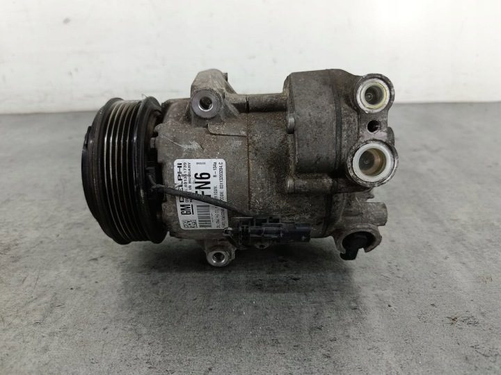 Насос, компрессор кондиционера Opel Astra J рестайлинг 13412248 401351739 Delphi, фото 1