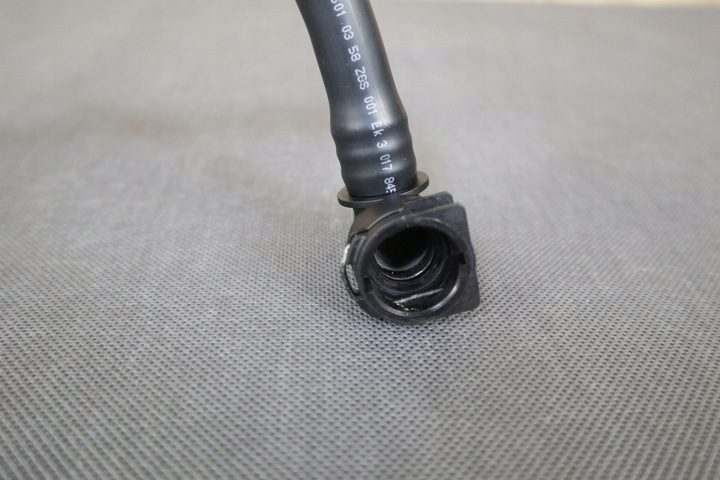 Mercedes SLK R172 трубка шланг жидкости воды 2.2 CDI A1725010358, фото 5
