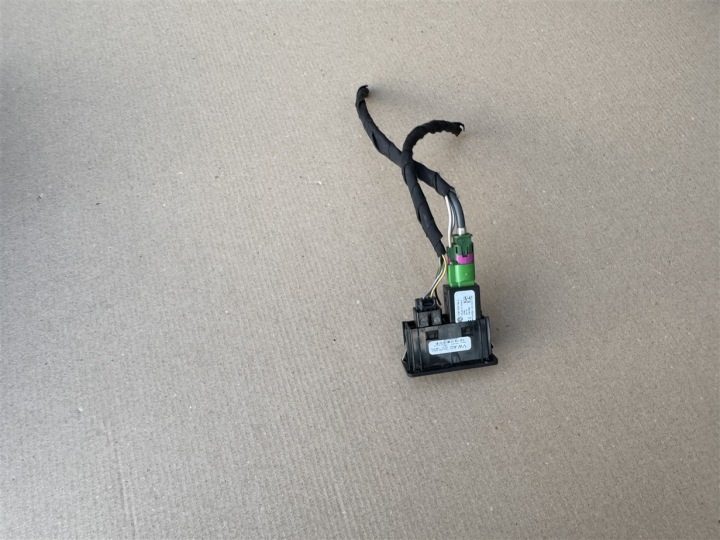 ПОРТ USB AUX ГНЕЗДО 5G0035222E 5Q0035726E VW CRAFTER 2 II MAN TGE 17-23, фото 1