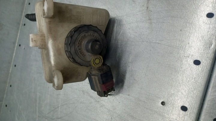 Ford Fiesta MK7 12-17 бачок тормозной жидкости, фото 1