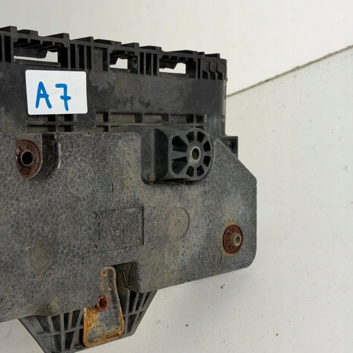 Основание кожух аккумулятора Tiguan Passat B7 Scirocco Caddy OE 1K0915325B, фото 12