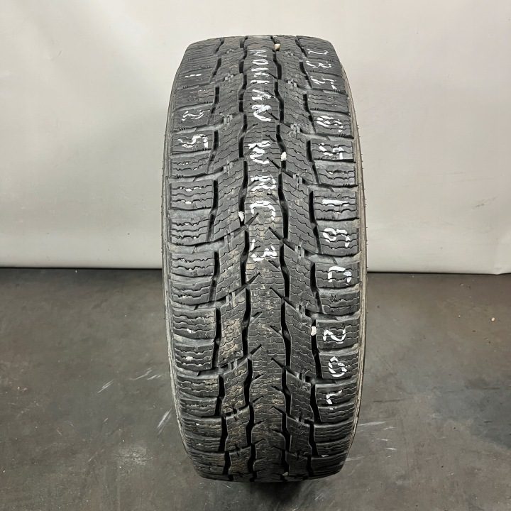 Шина зимняя Nokian Tyres WR C3 235/65R16 121 R сцепление на снегу (3PMSF), фото 1