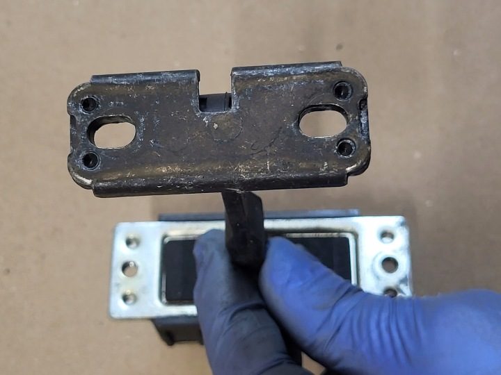 ОГРАНИЧИТЕЛЬ ДВЕРИ ПРАВЫЙ ПЕРЕДНИЙ MERCEDES S-KL W220 A2207200016 OE, фото 10