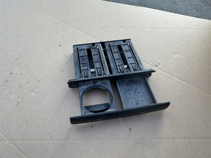 ПОДСТАКАННИК TRZYMAK ДЛЯ СТАКАНА БАРДАЧОК 5801621557 IVECO DAILY 6 VI 19 г., фото 3