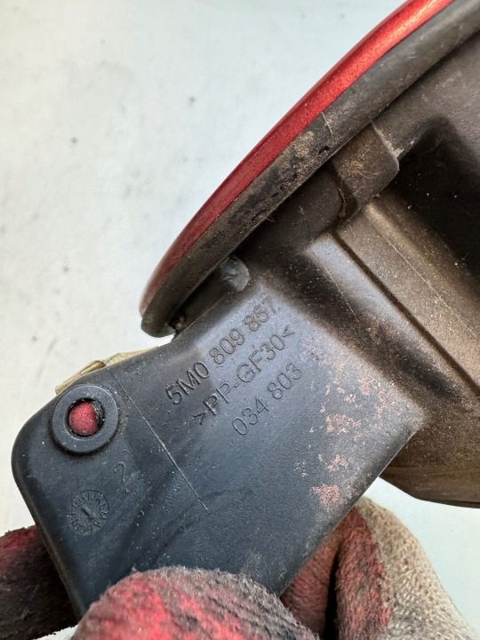 Volkswagen OE 5M0809857 лючок горловины бензобака, фото 3