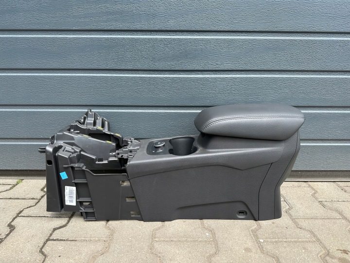 Ford Focus MK3 универсал подлокотник тоннель европа, фото 2