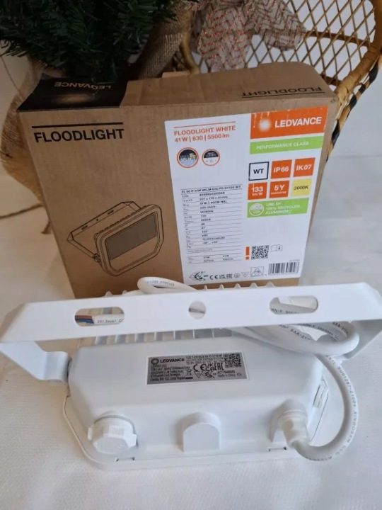 Прожектор LED Противотуманная фара 41W 5500lm 3000K IP66 Белая LEDVANCE Floodlight, фото 2
