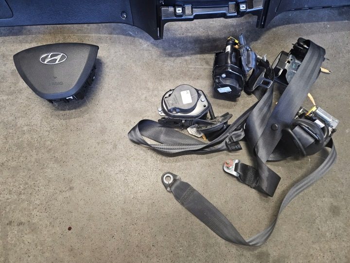 HYUNDAI I20 II 14- КОНСОЛЬ AIRBAG ПАНЕЛЬ ОРИГИНАЛ РЕМНИ, фото 6