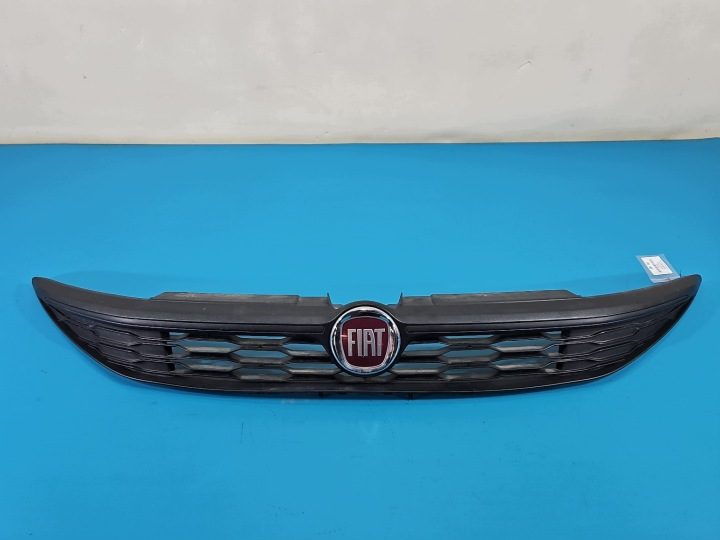 РЕШЕТКА РАДИАТОРА 735594204 FIAT DOBLO II РЕСТАЙЛИНГ 2014-, фото 1