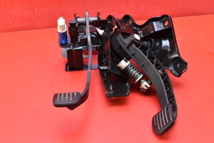 ПЕДАЛЬ СЦЕПЛЕНИЕ ТОРМОЗ 7G9N-7B633A-GB FORD MONDEO MK4 1.8 TDCI 125 л.с., фото 1