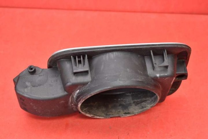 Лючок горловины бензобака серебристый 8K0010508R Audi A5 8T купе 07-11, фото 3