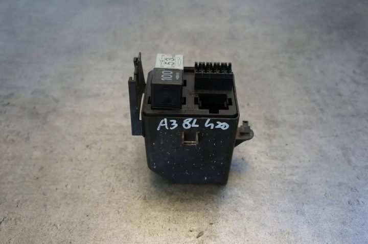 Блок предохранителей Audi A3 8L рестайлинг 1.9 TDI - 1J0941391C, фото 2