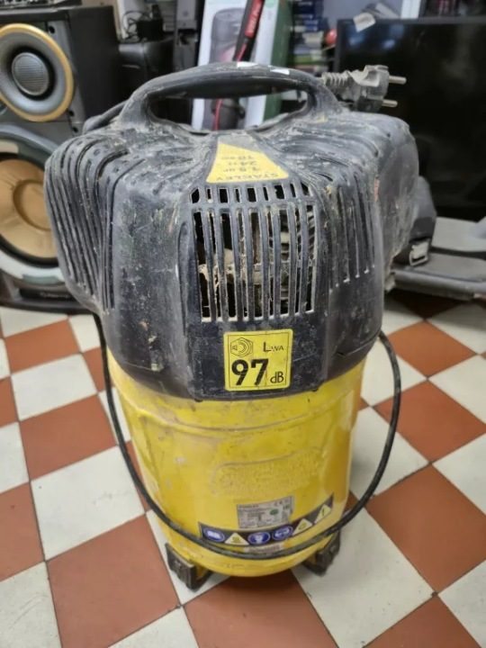 Компрессор безмасляный вертикальный Stanley D 200/10/24V 1,1 кВт 10 бар 24 L, фото 2