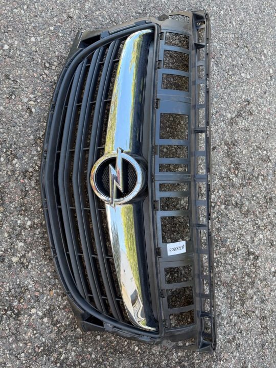 Opel Meriva B рестайлинг решетка радиатора оригинал, фото 1
