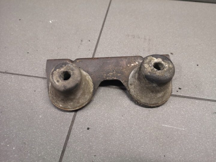 РЕЗИНКА ПОДВЕС ГЛУШИТЕЛЯ VW T5 2.5 TDI 7H0253144, фото 4