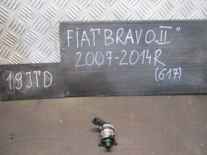 ДАТЧИК ДАВЛЕНИЯ ТОПЛИВА 1,9JTD FIAT BRAVO II 07-10 R., фото 1