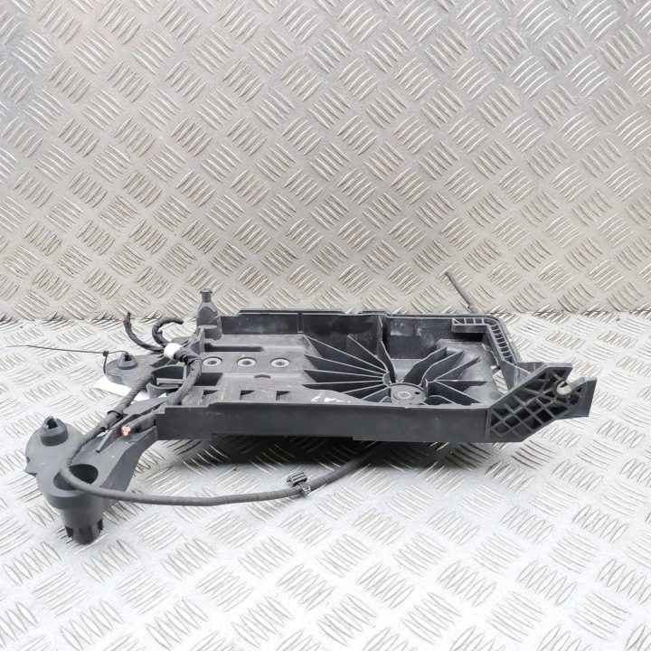 Audi A3 основание крепление аккумулятора 5WA915331C 5WA915331E, фото 3