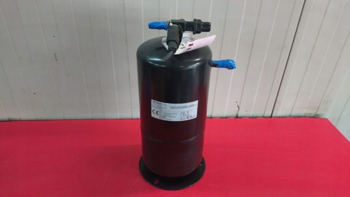 Бак хладагента охлаждающего агрегата Denaline 5,7L № 925/042, фото 1