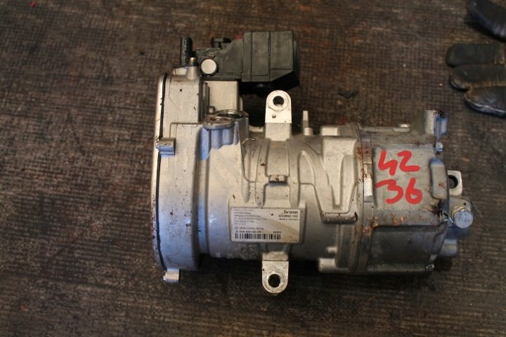 4236. КОМПРЕССОР КОНДИЦИОНЕРА MERCEDES A0008308004, фото 1