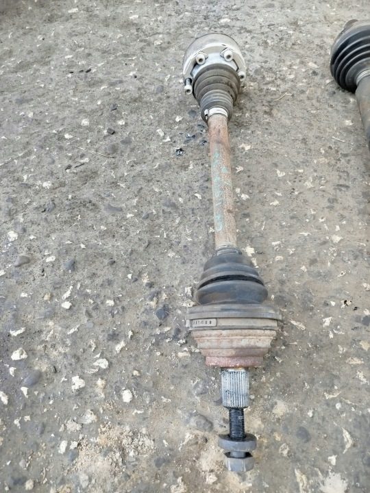 ПОЛУОСЬ ЛЕВАЯ ПЕРЕДНЯЯ BXE 5 ПЕРЕДАЧ VW GOLF 5 В AUDI A3 8P OCTAVIA 2 LEON II, фото 1