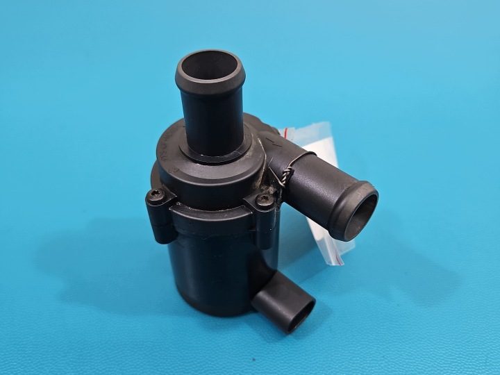 ЦИРКУЛЯЦИОННЫЙ НАСОС ВОДЫ VOLVO V40 II 12- 1.6 T2 31320347, фото 1