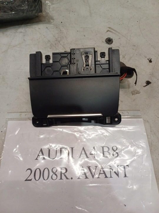 ПЕПЕЛЬНИЦА AUDI A4 B8 8K0857951, фото 1