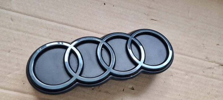 AUDI A3 8Y РЕСТАЙЛИНГ 1.5 TSI 85 кВт 2025 г. ЭМБЛЕМА ЗНАЧОК 8Y0853600A 8Y0853604, фото 1