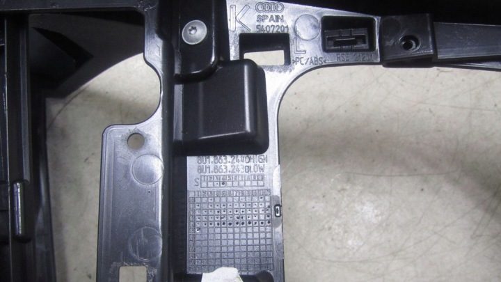 AUDI Q3 8U ЦЕНТРАЛЬНЫЙ ТОННЕЛЬ БАРДАЧОК 8U0862533 11-, фото 6