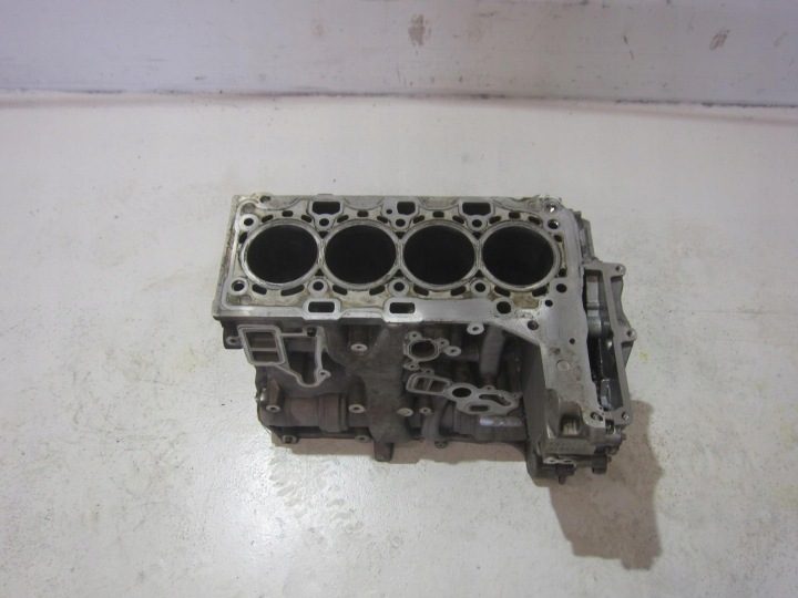 BMW X1 F48 B46 B46A20B F30 F20 X3 G01 БЛОК ЦИЛИНДРОВ 7647104 1025331, фото 1