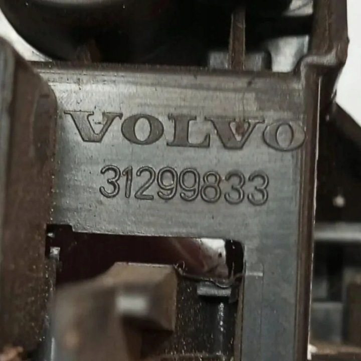 Контакты заднего фонаря VOLVO V40 ХЭТЧБЕК 31299833 2.0L дизель 140 кВт 2015, фото 3