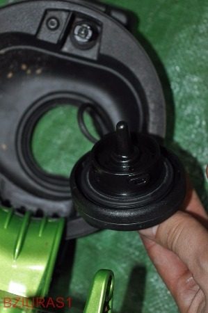 Лючок горловины бензобака VW Scirocco рестайлинг г. 1K8809857C, фото 6