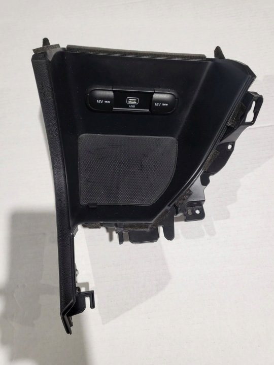 KIA SPORTAGE IV ПАНЕЛЬ ПОЛКА ЦЕНТРАЛЬНОГО ТОННЕЛЯ USB 84681-F1200, фото 1