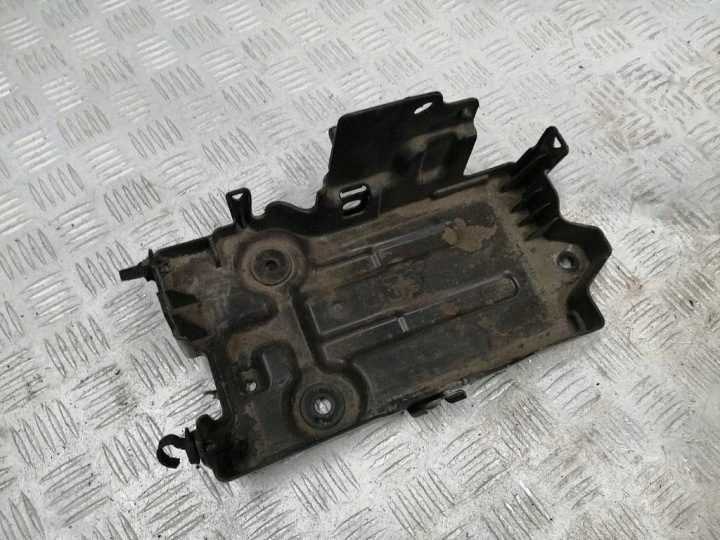 Suzuki Swift MK8 основание кожух аккумулятора, фото 1